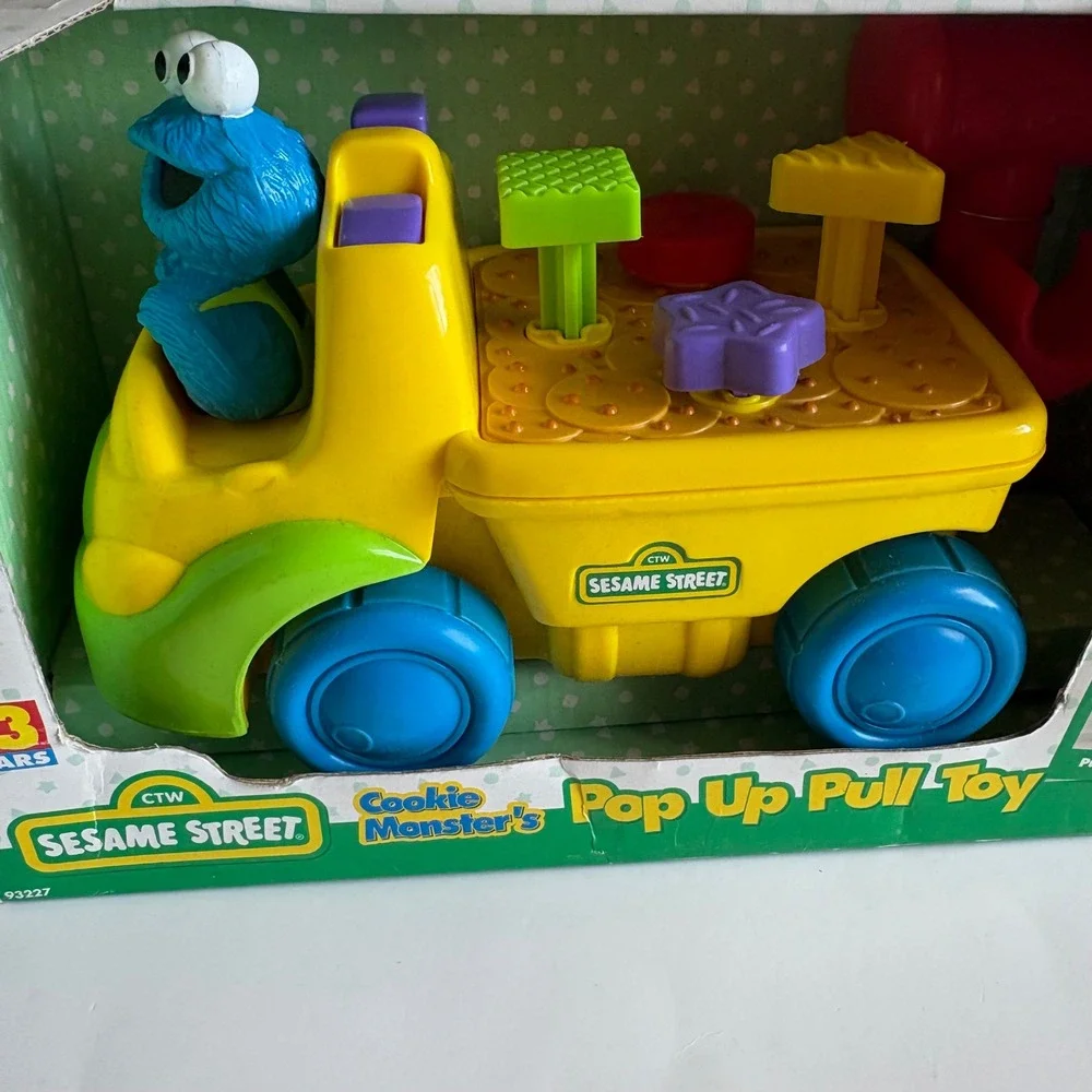 Fisher-Price Sesame Street Cookie Monster Pop Up Pull Toy Vintage 2000 NEW